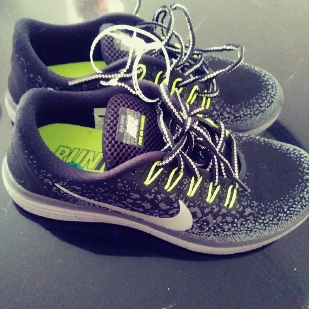 womens nike shoes